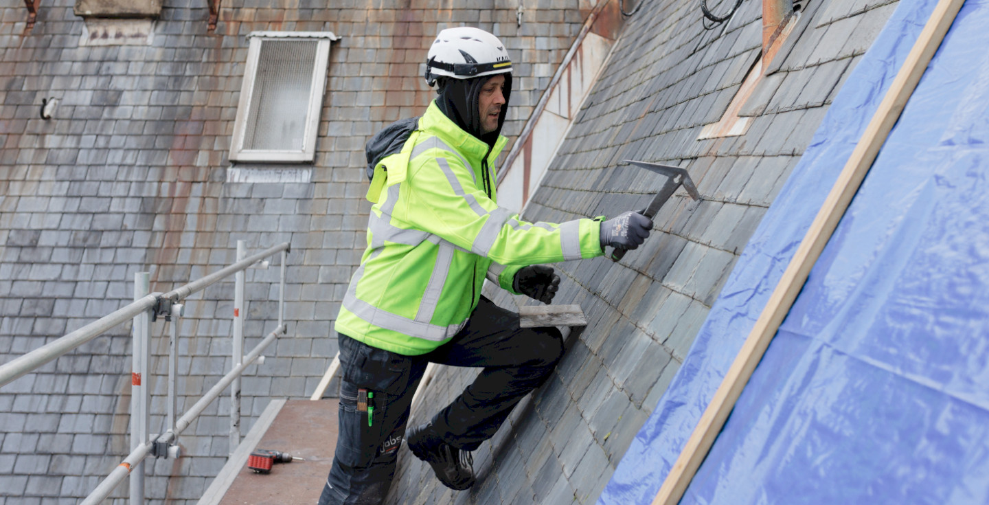 Nieuw vakboek leibedekking: niet alleen voor leidekkers 